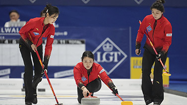 接受采访时 接受采访时